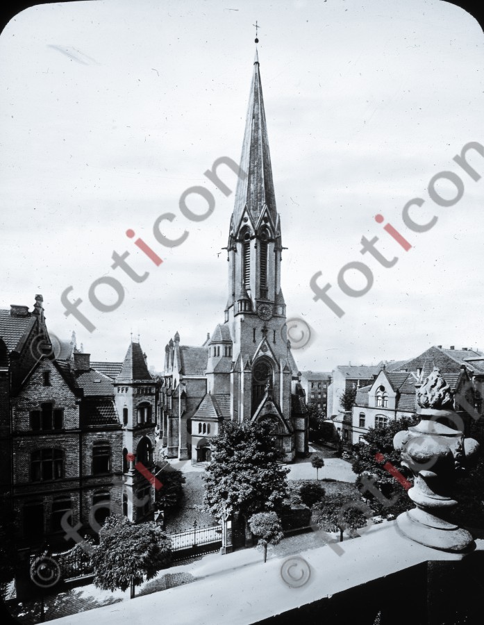Die Friedenskirche ; The Peace Church - Foto foticon-simon-340-064-sw.jpg | foticon.de - Bilddatenbank für Motive aus Geschichte und Kultur